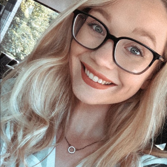 Meet your Posher, Sarah - Picture 3 of 3